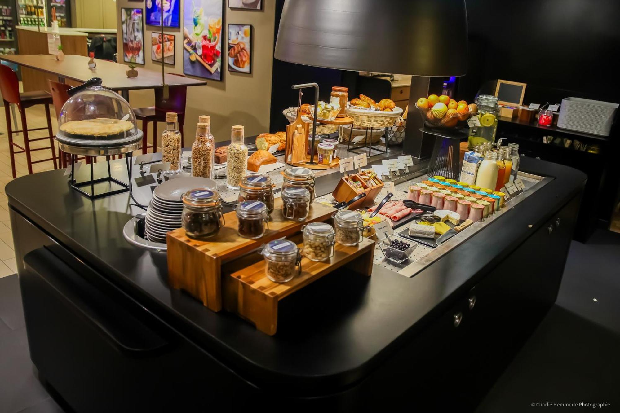 Campanile Montargis - Amilly Hotel Amilly  Екстериор снимка