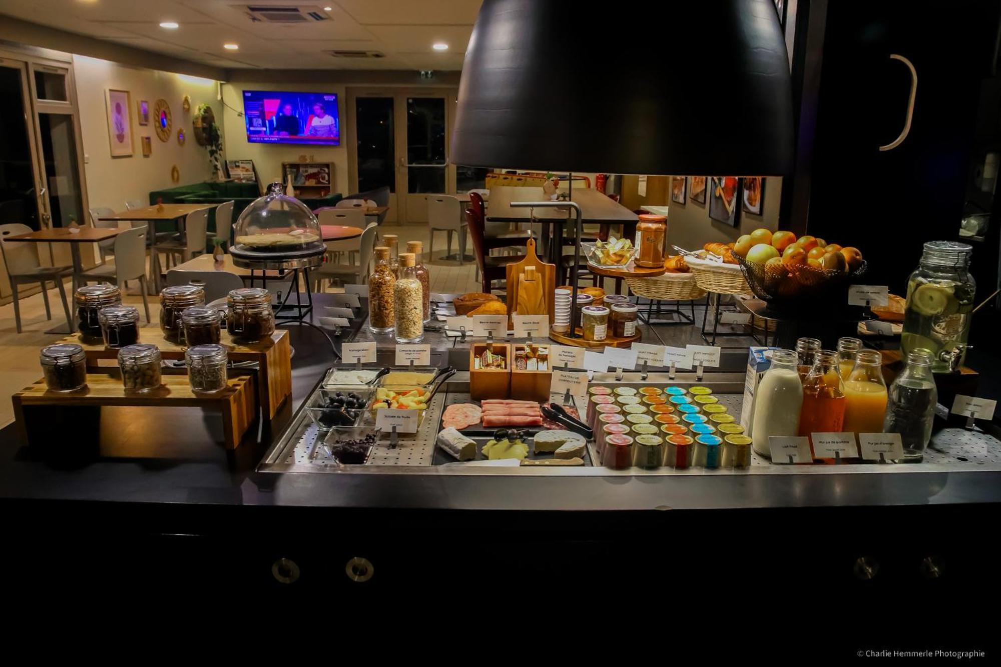 Campanile Montargis - Amilly Hotel Amilly  Екстериор снимка