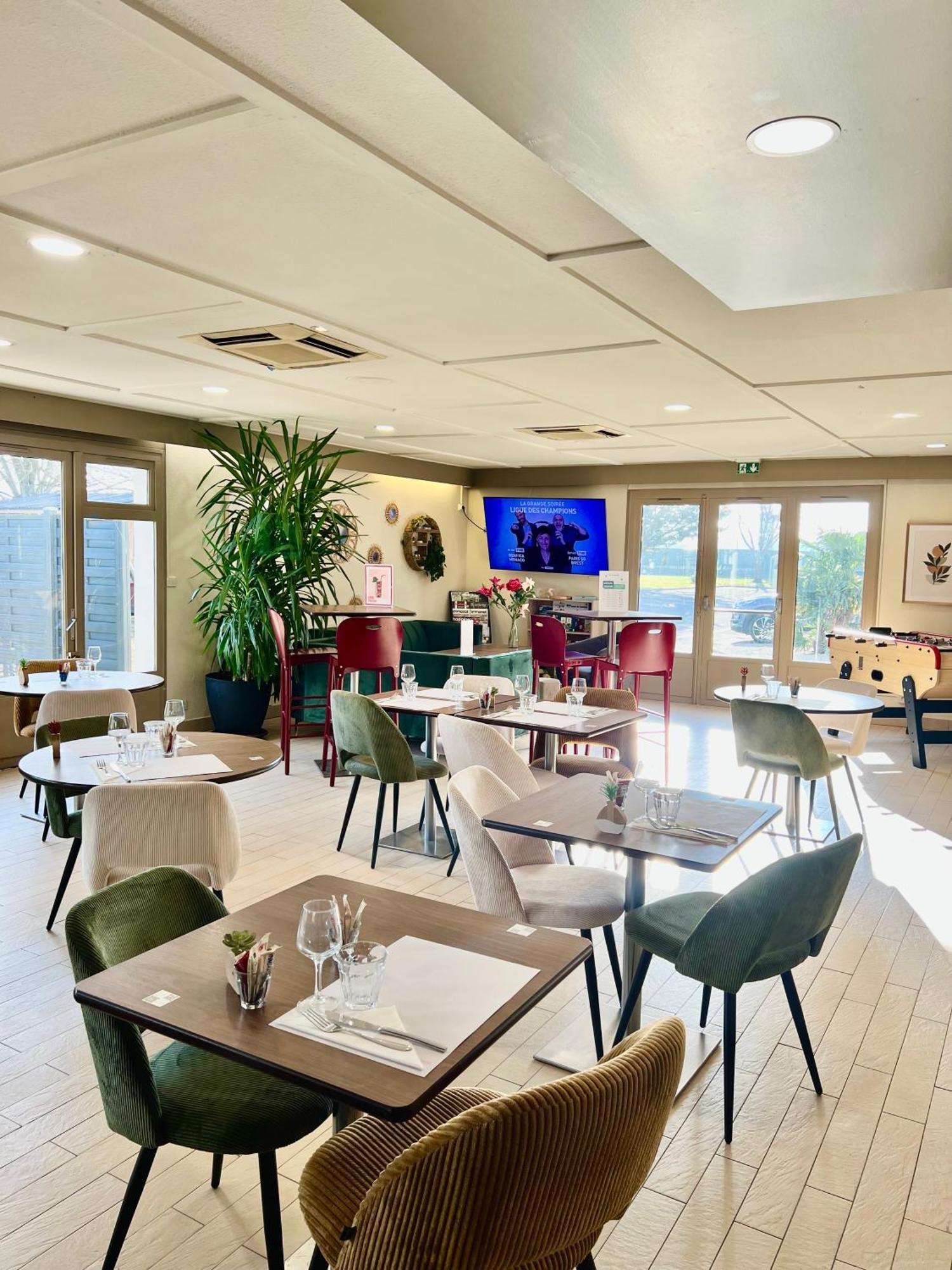 Campanile Montargis - Amilly Hotel Amilly  Екстериор снимка